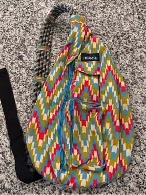 Kavu Kids Colorblock Geo Sling Bag in Red, Blue, Green, Cream